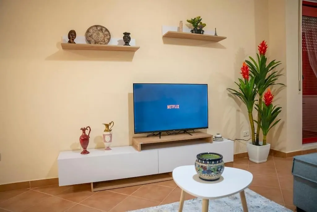 City Center Apartment With Balcony Durrës