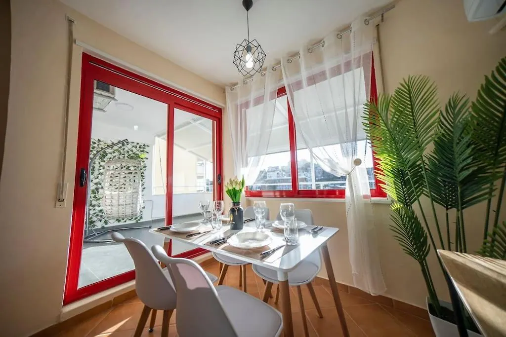 City Center Apartment With Balcony Durrës 0*,
