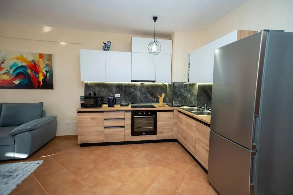 City Center Apartment With Balcony Durrës