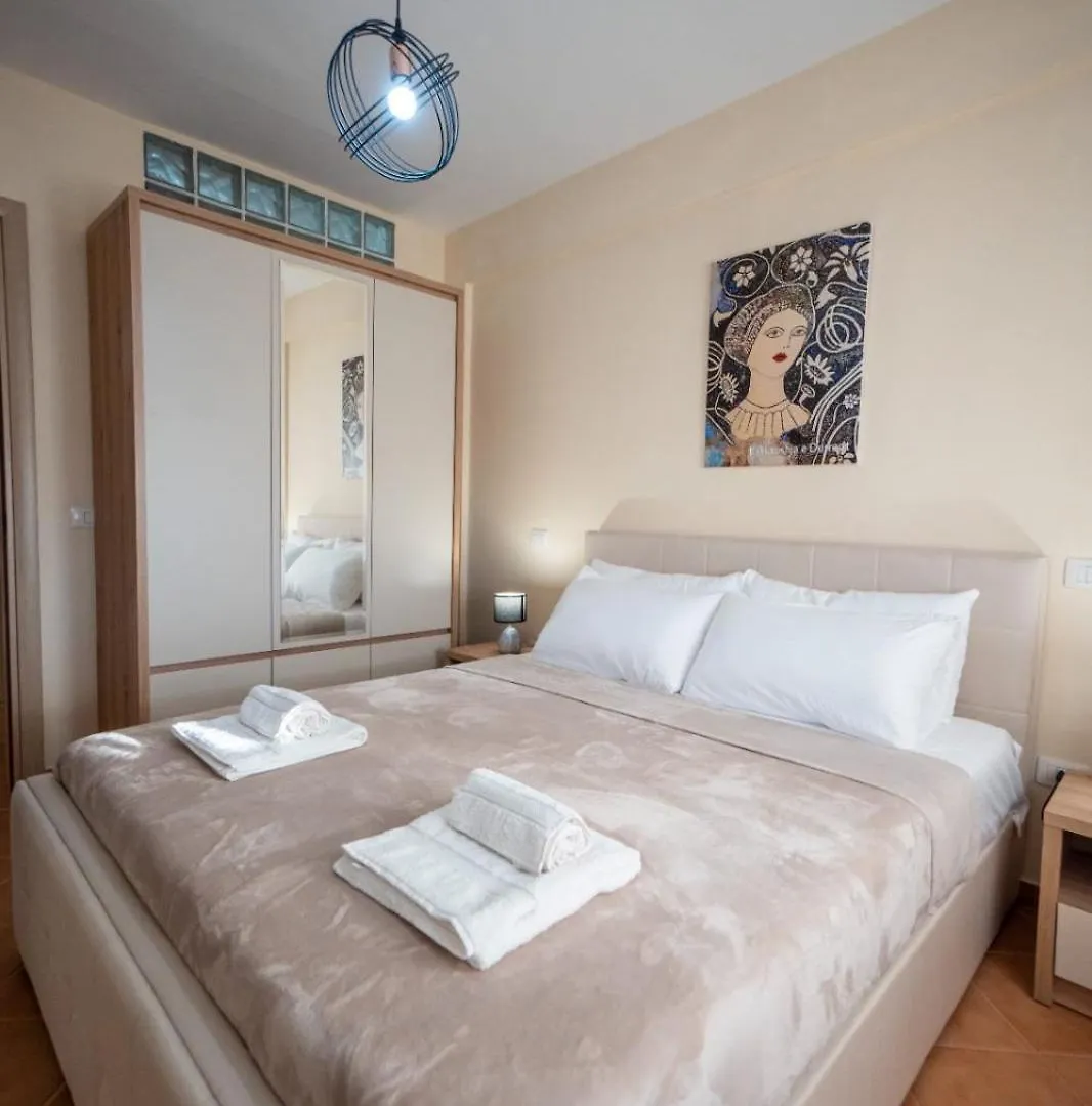 City Center Apartment With Balcony Durrës 0*,